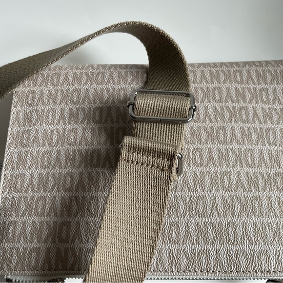 DKNY- NWT Neutral Crossbody Bag with All Over Peint and Thick Strap - Picture 5 of 9